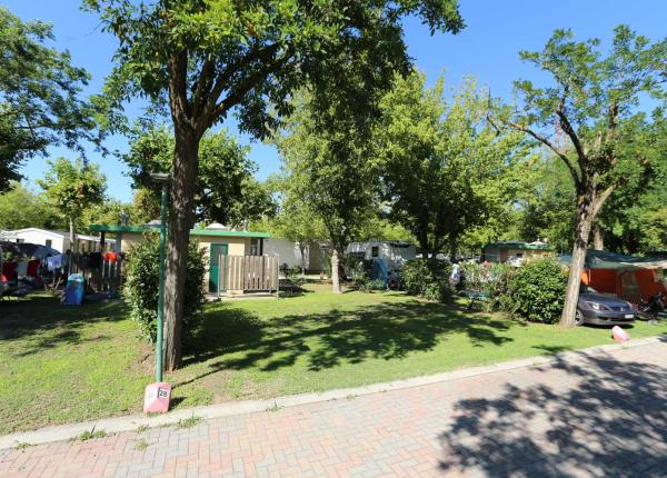campingtahiti en en-offer-in-camping-village-near-mirabilandia-with-discounted-tickets-camping-on-the-lidoes-of-comacchio-near-ravenna 030
